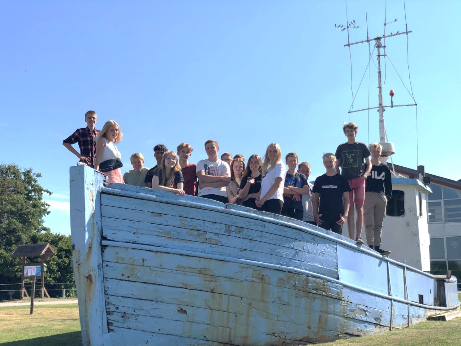 C. la Cours Skole: Skolen skal ud i virkeligheden, og virkeligheden skal ind i skolen